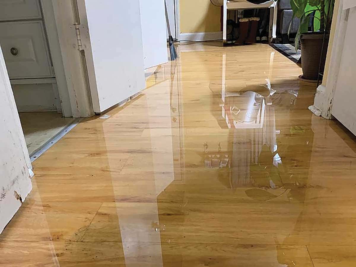 Quando avisar o Síndico sobre um cano entupido no apartamento