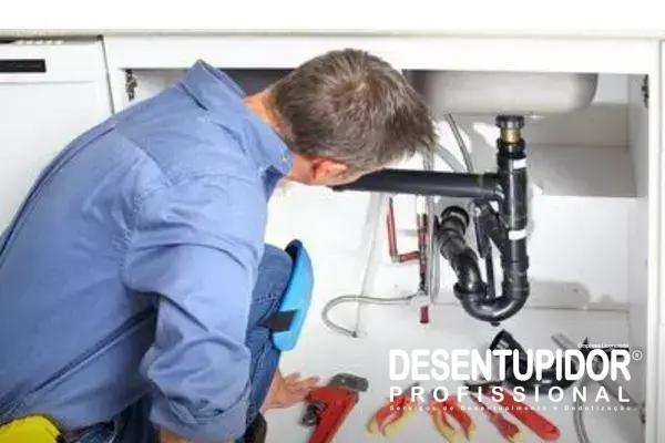 Métodos Eficazes para o Desentupimento de Águas Pluviais
