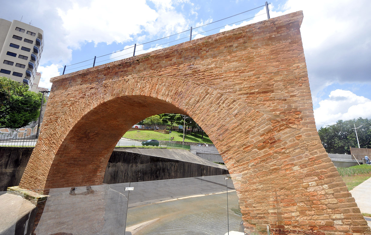 Desentupidora na Vila Vianelo, Jundiai