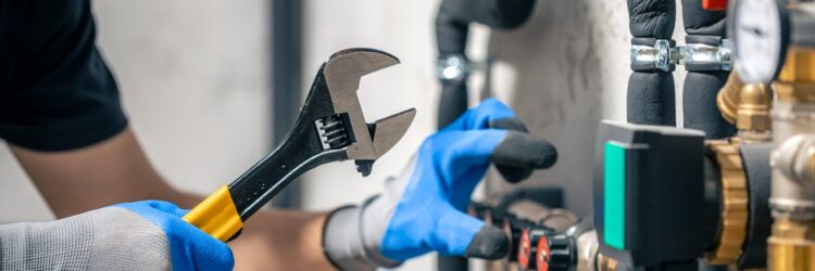 Desentupidora no Morro Santa Terezinha: Atendimento emergencial 24 horas em Santos 2 Encanador Emergência: Como Escolher o Melhor Profissional em São Paulo