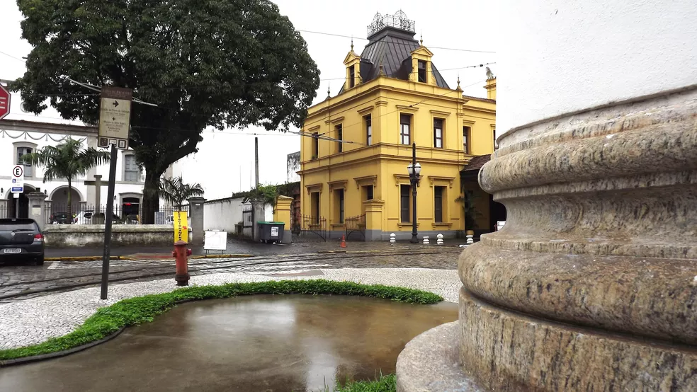 Desentupidora no Largo Marquês de Monte Alegre