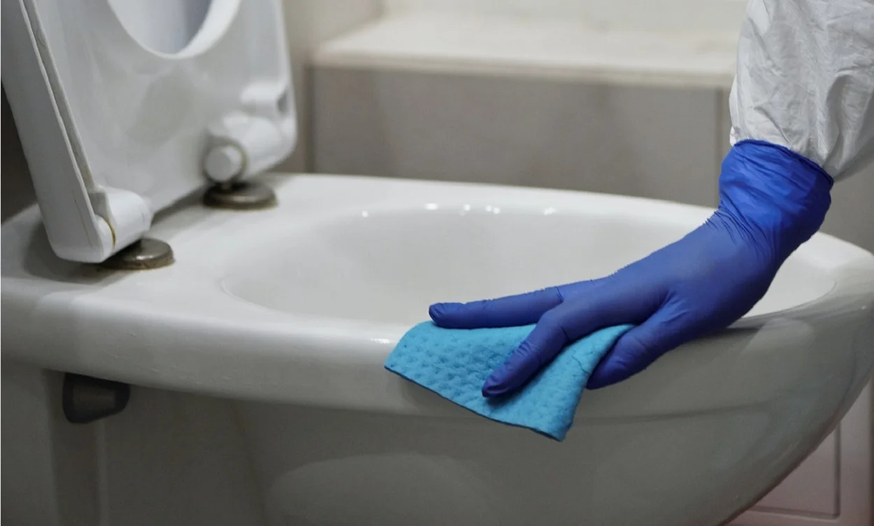 como usar soda cáustica para desentupir vaso