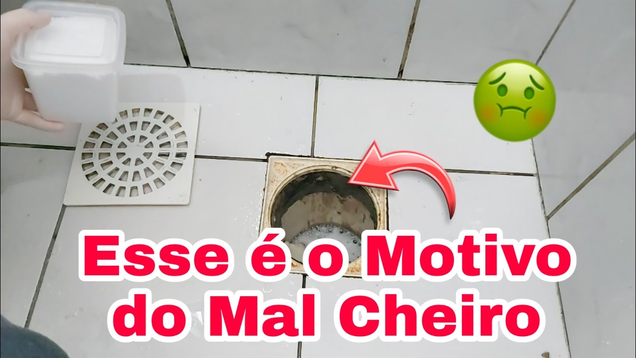 O que fazer quando o ralo do banheiro está retornando a água com mau cheiro?